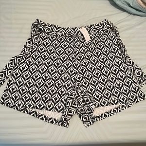 NWT Black and white High waisted shorts